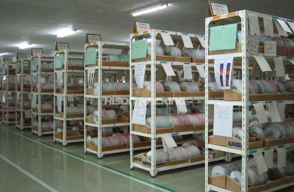 江蘇海勝貨架輕型角鋼倉(cāng)儲(chǔ)貨架