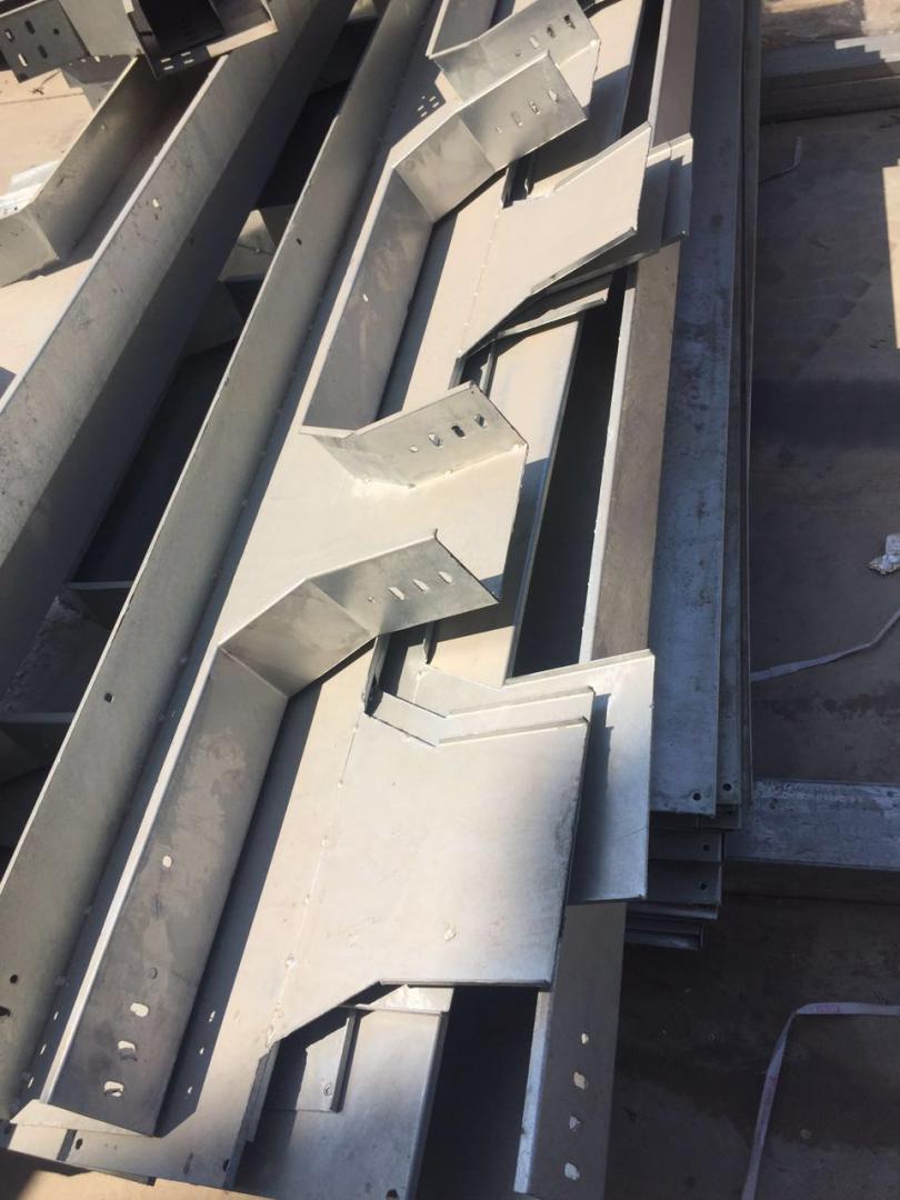 萊蕪電纜橋架廠家專業(yè)生產(chǎn)防火鍍鋅橋架