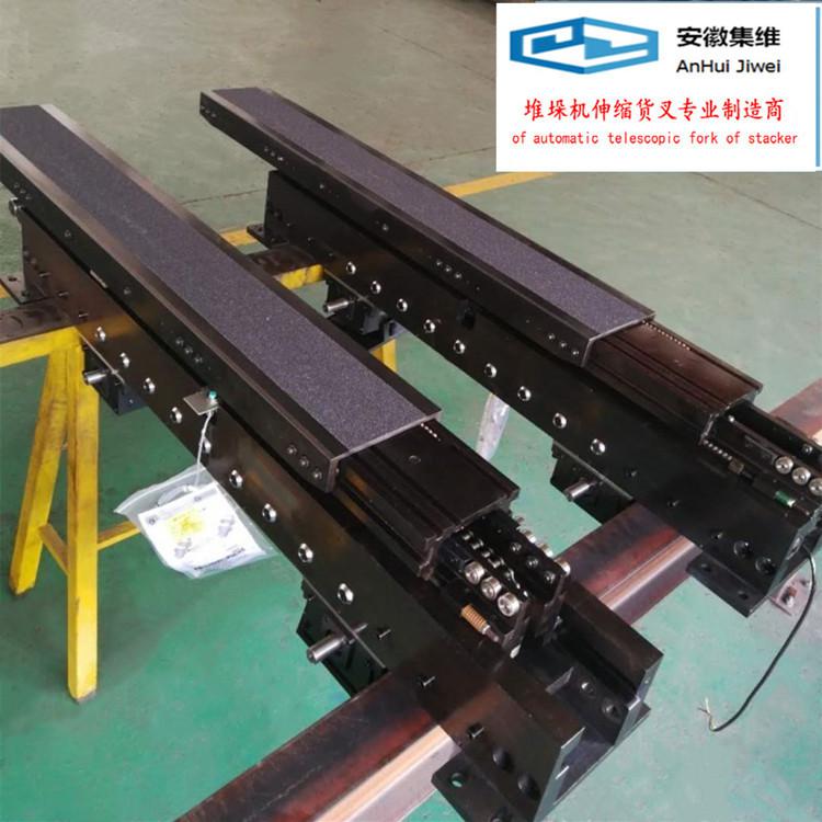 堆垛機(jī)雙向自動伸縮叉 載荷大運行平穩(wěn)