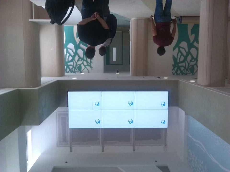 創(chuàng)新維安源led拼接屏拆卸流程