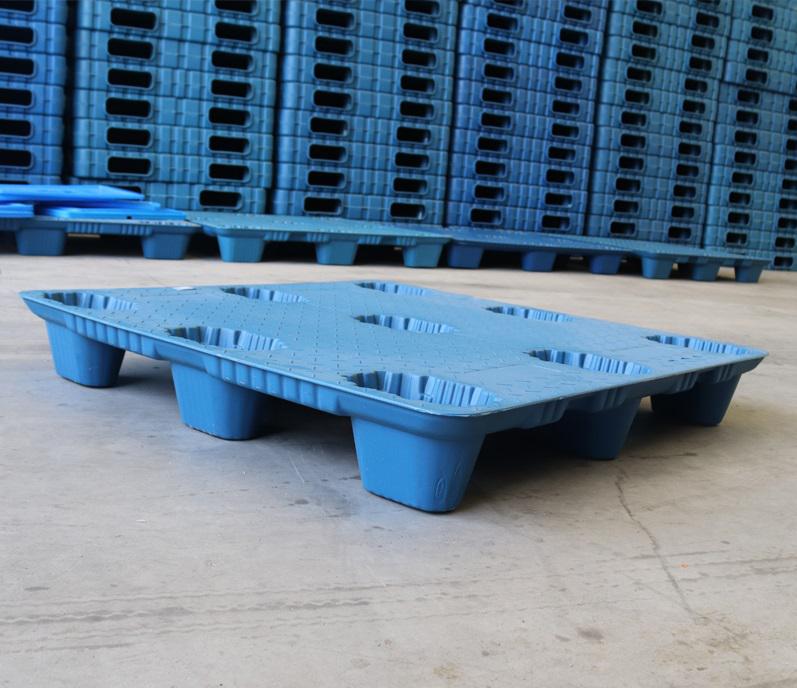 1010吹塑九腳托盤錦尚來吹塑托盤廠家價格低質(zhì)量好 庫存足產(chǎn)量高現(xiàn)貨供應(yīng) 歡迎來廠參觀