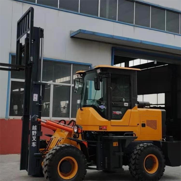   廠家直銷環(huán)保型越野叉車 裝卸自動擋越野叉車 運輸搬運設備