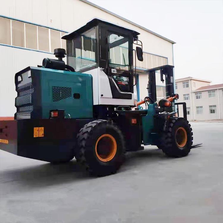   廠家直銷加后配重越野叉車 工地實心胎越野叉車 內(nèi)燃式升降推高車