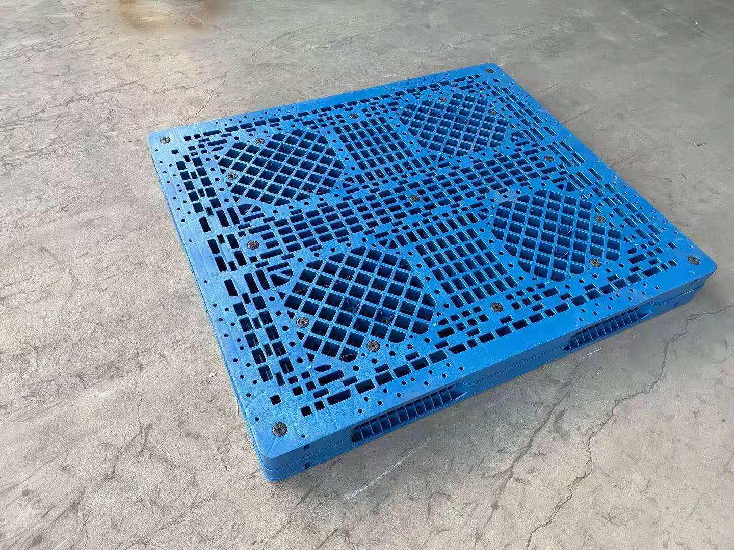 青島黃島塑料托盤川字型 二手托盤四面進(jìn)叉能上高