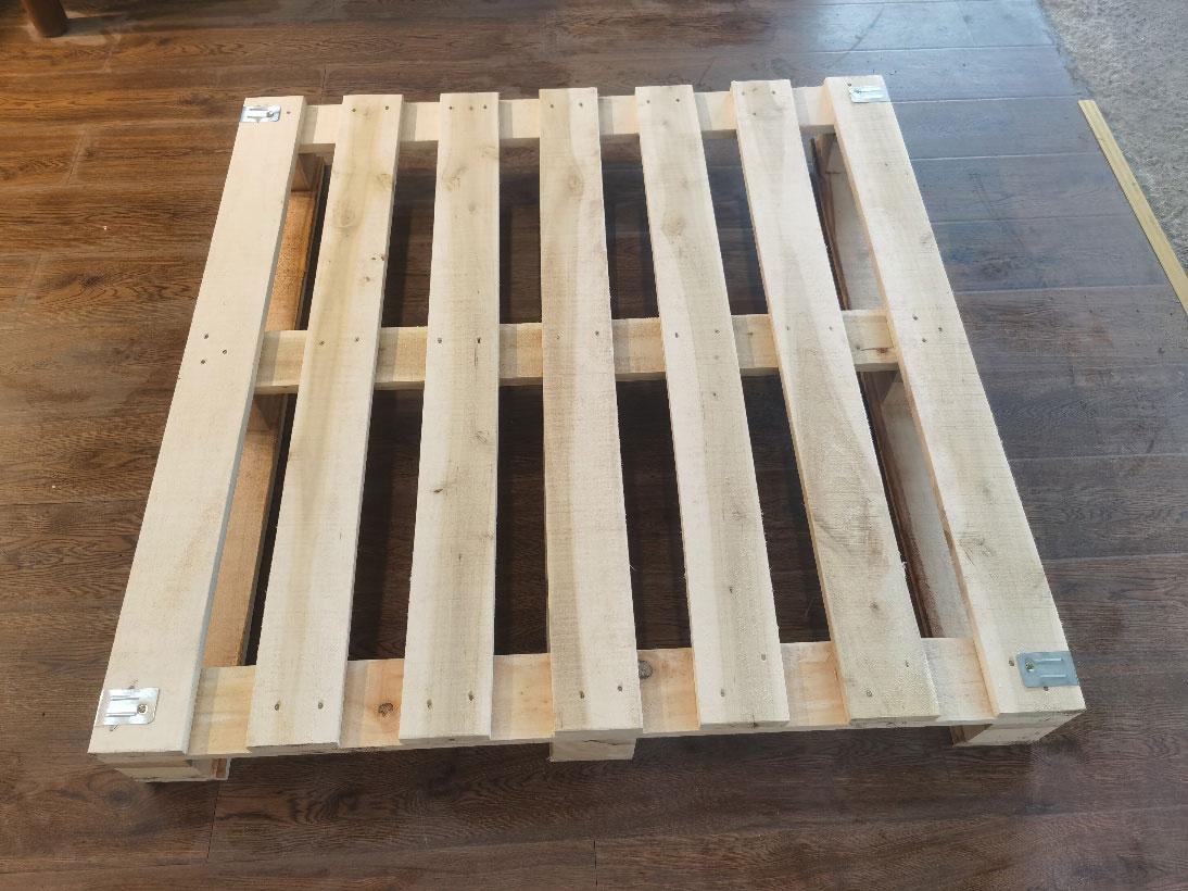 實(shí)木托盤(pán)叉車托盤(pán)物流倉(cāng)庫(kù)倉(cāng)儲(chǔ)周轉(zhuǎn)堆貨用托盤(pán)