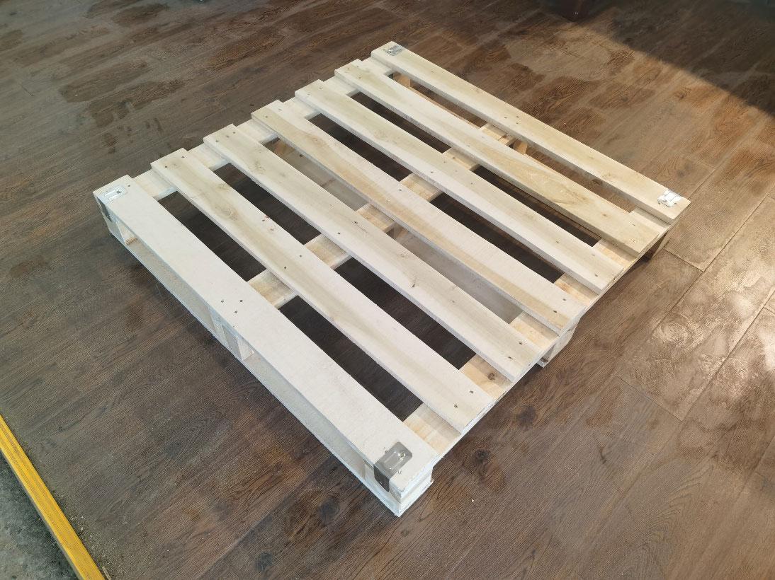 實(shí)木托盤(pán)叉車托盤(pán)物流倉(cāng)庫(kù)倉(cāng)儲(chǔ)周轉(zhuǎn)堆貨用托盤(pán)