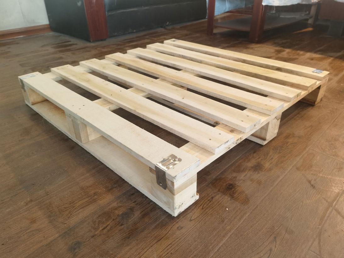 實(shí)木托盤叉車托盤物流倉庫倉儲(chǔ)周轉(zhuǎn)堆貨用