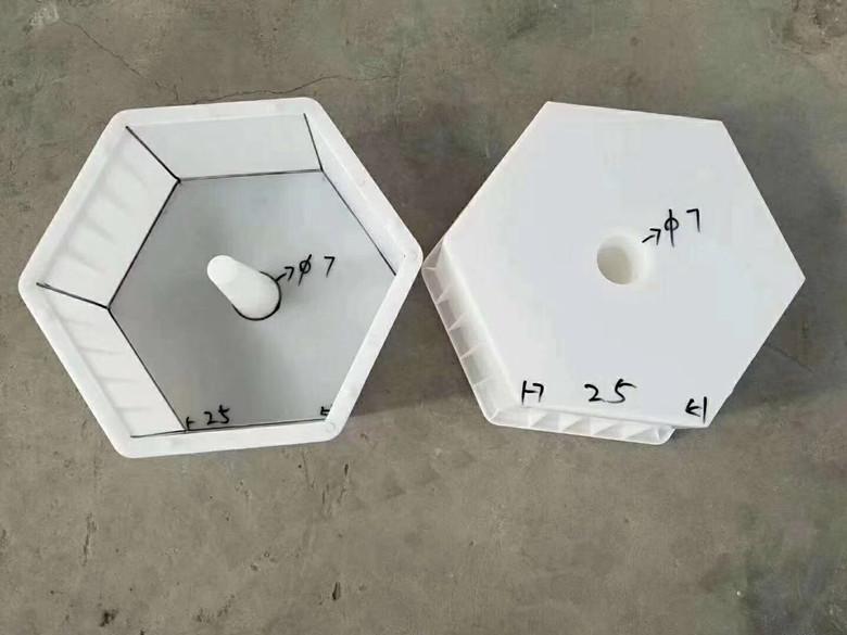 六棱塊護坡模具常用尺寸保定馳立模具制造有限公司