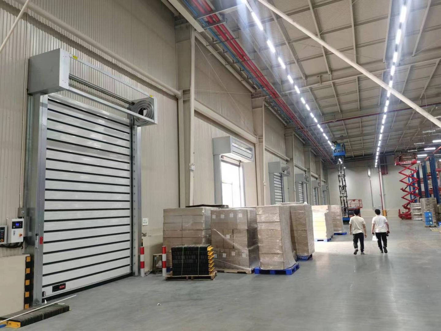 倉庫入口快速門  啟閉快速，抗風保溫