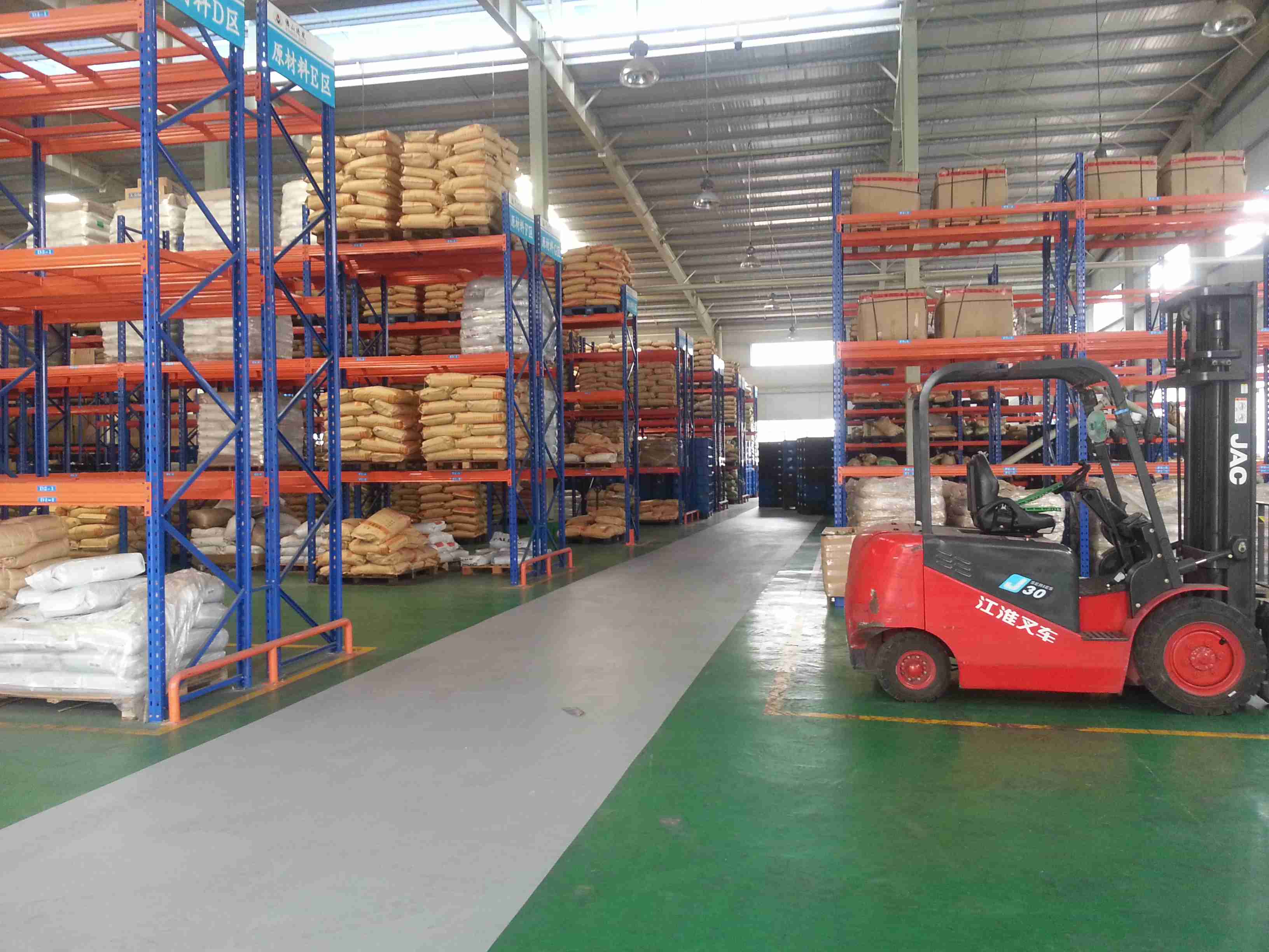 重型倉儲(chǔ)貨架都有哪些種類