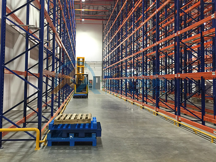 重型貨架讓企業(yè)運(yùn)營(yíng)成本更低，效率更高