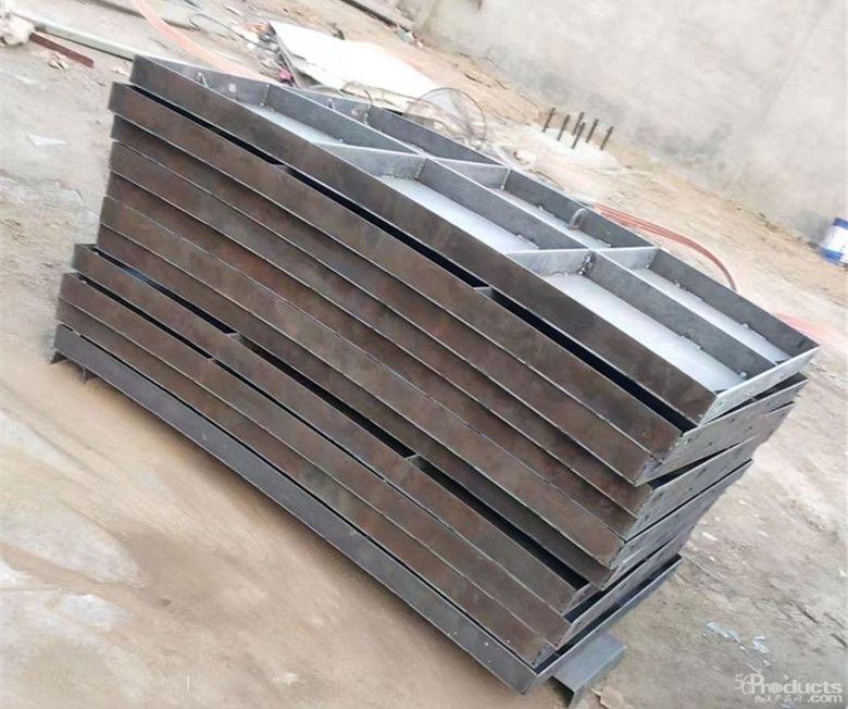 橋梁護(hù)欄模具 (3).jpg